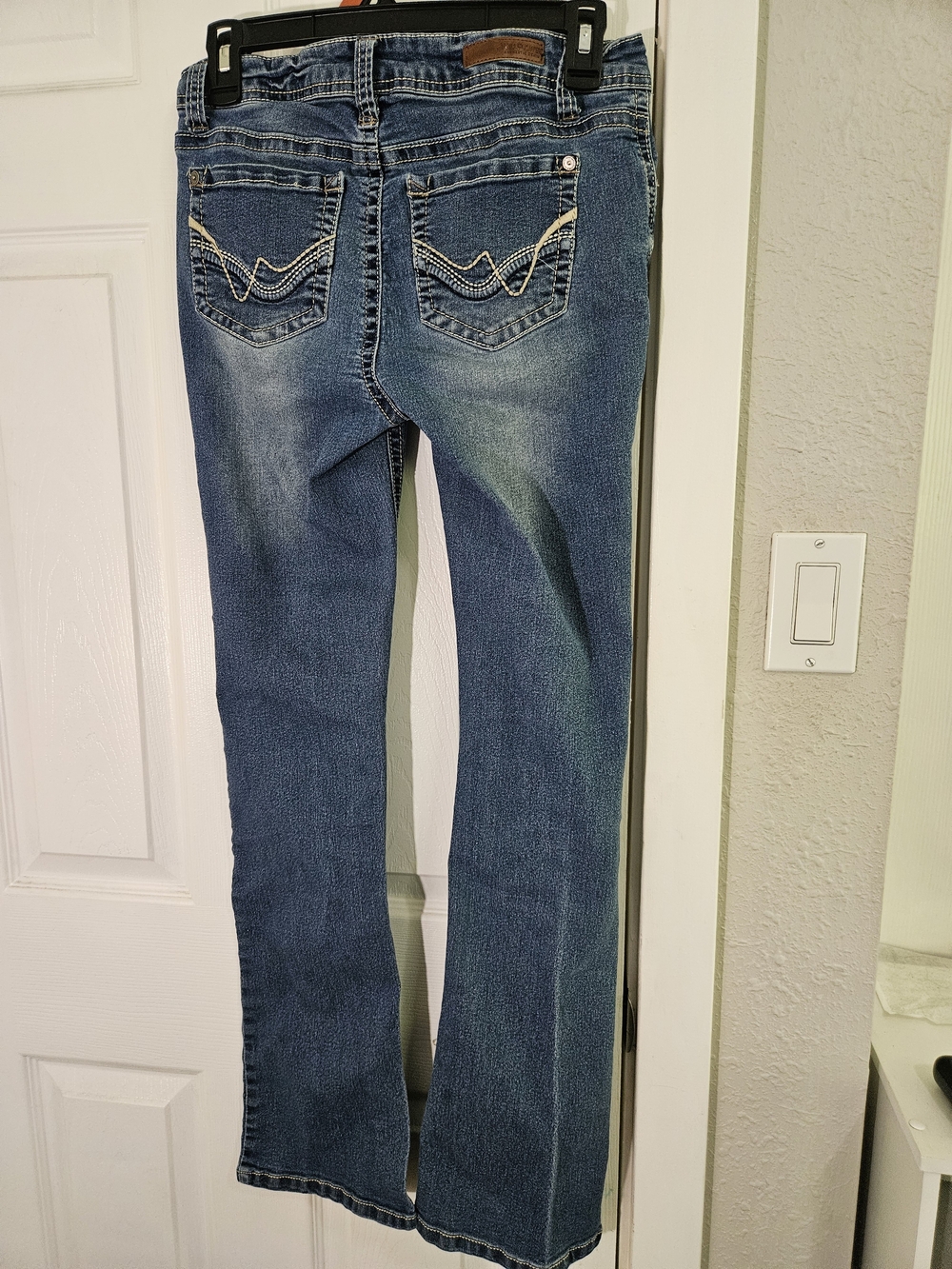 WallFlower Junior's Bootcut Mid-Rise Insta Stretch Jeans - Picture 6 of 11